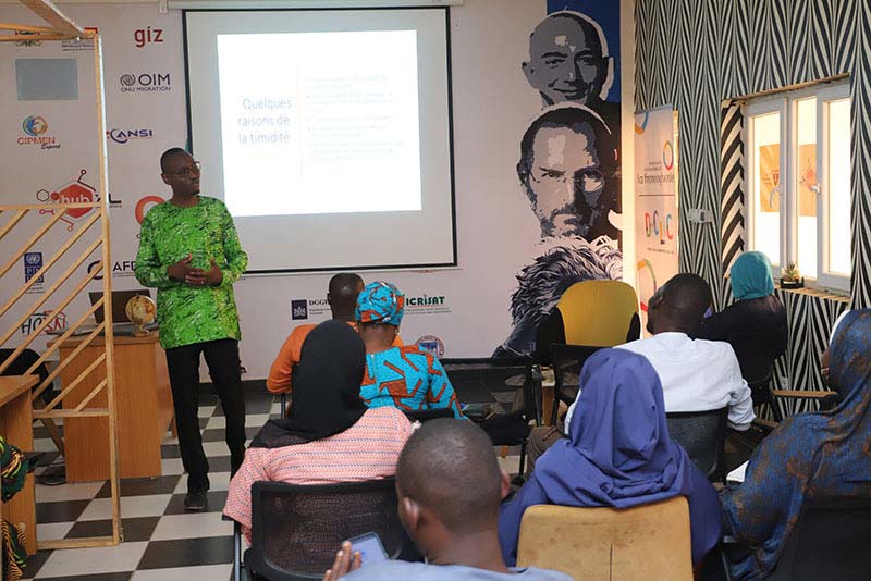 Entrepreneurs receiving training in Niger.
